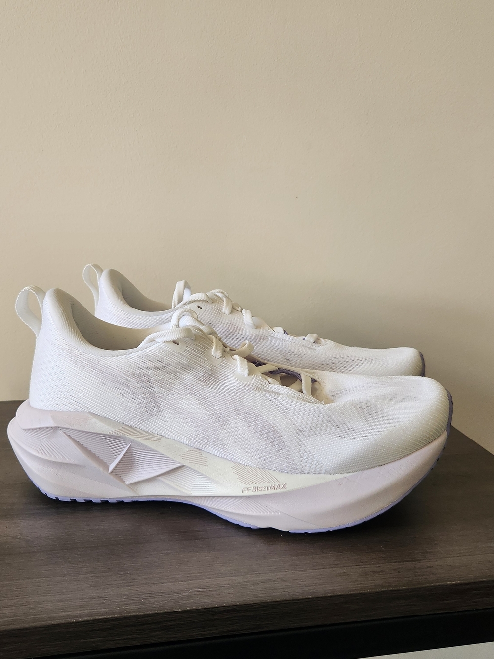 Women's Asics Novablast 5 Running Shoes Size 7.5